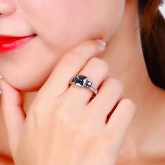 S92.5 Solid Sterling Silver LC Rainbow Mystic Topaz Ring - Picture 5 of 5